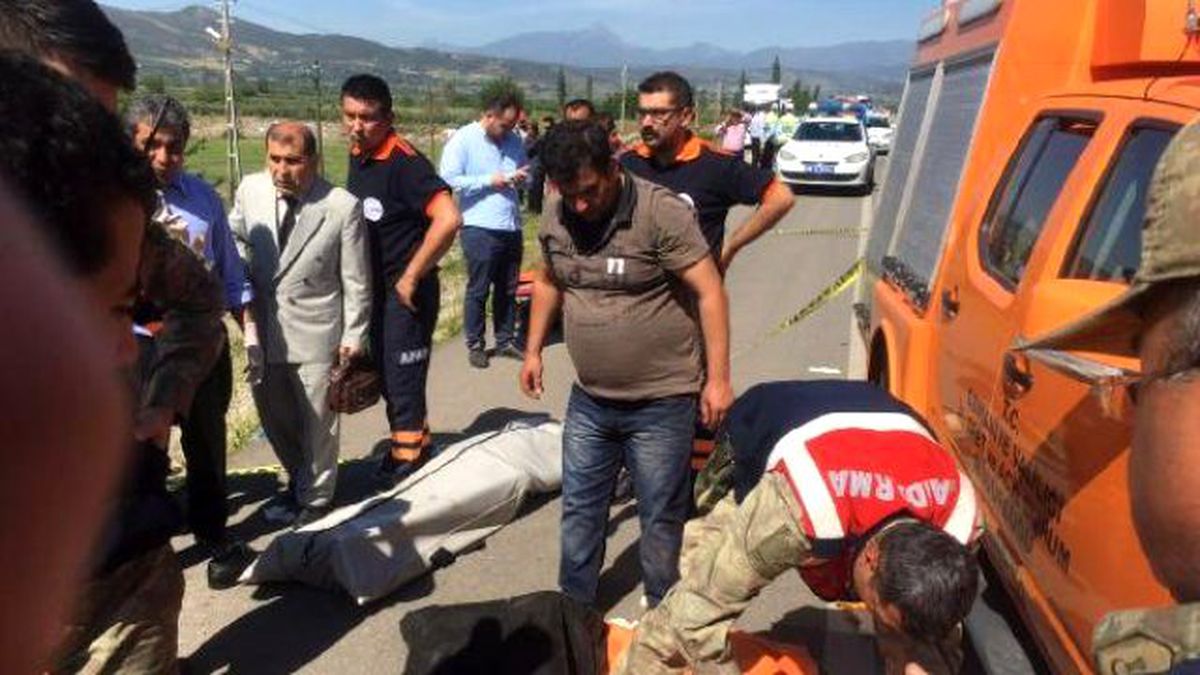 Yolcu Minibüsü Tankere Çarptı: 3 Ölü, 11 Yaralı