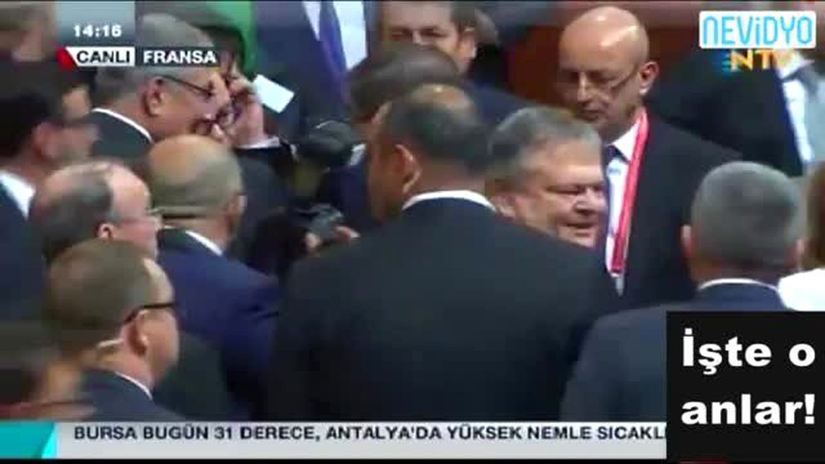 Ahmet Davutoğlu\'nu İlk Tebrik Eden Deniz Baykal Oldu