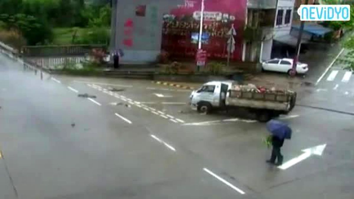 Arkasına Bakmadan Kaçtı