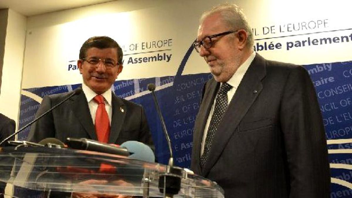 Başbakan Davutoğlu, Akpm\'de