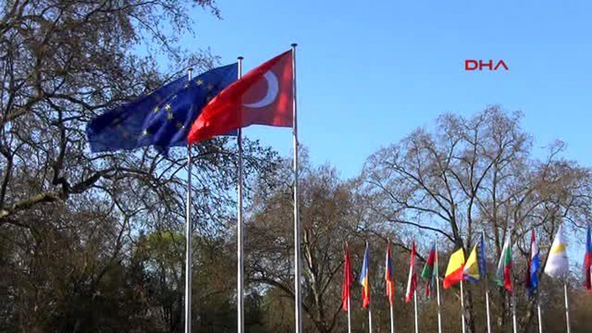 Başbakan Davutoğlu, Akpm?de...