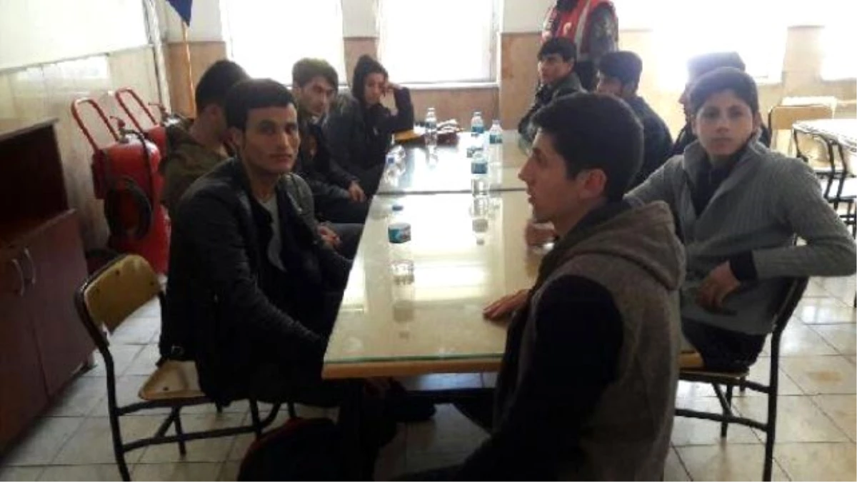 Bursa\'da 9 Afgan Kaçak Yakalandı