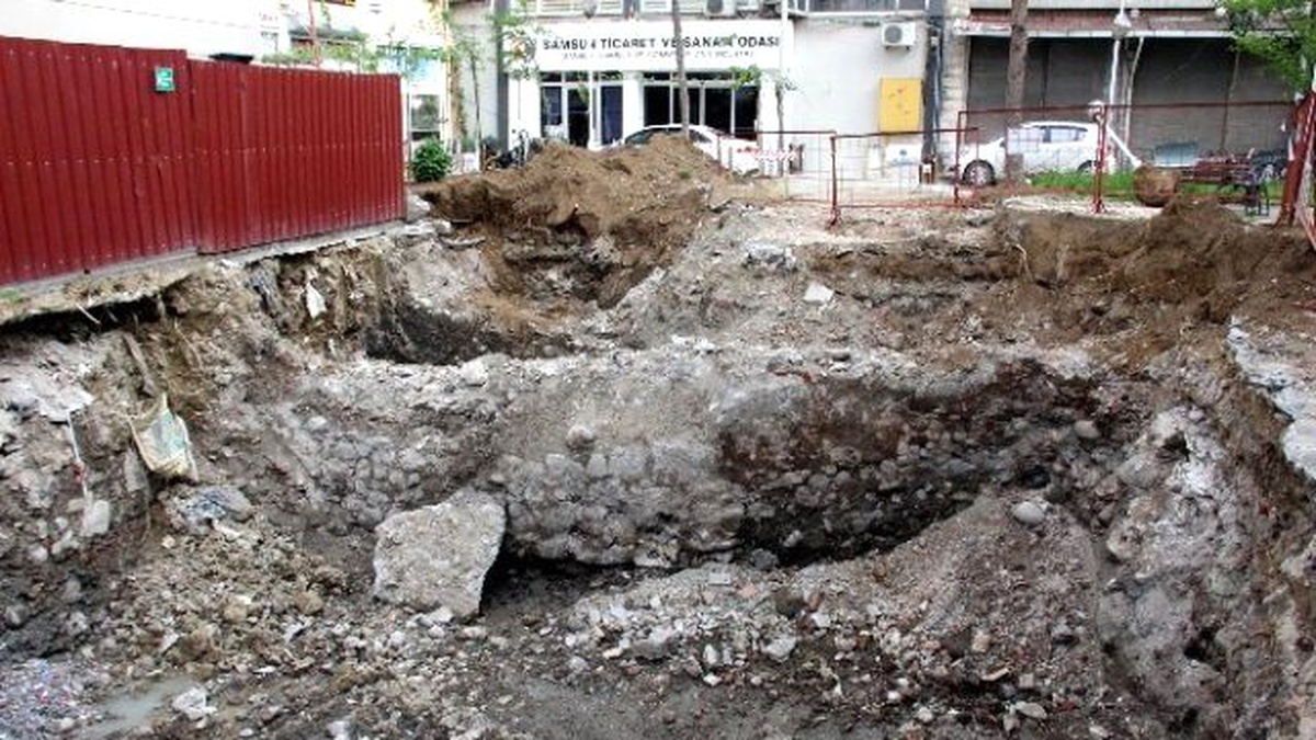 Cami Tuvaleti İnşaatında Tarihi Duvar Bulundu