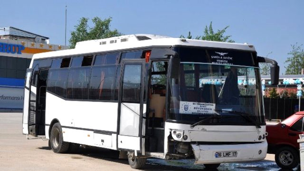 Cenaze Yolunda 55 Kişi Ölümden Döndü