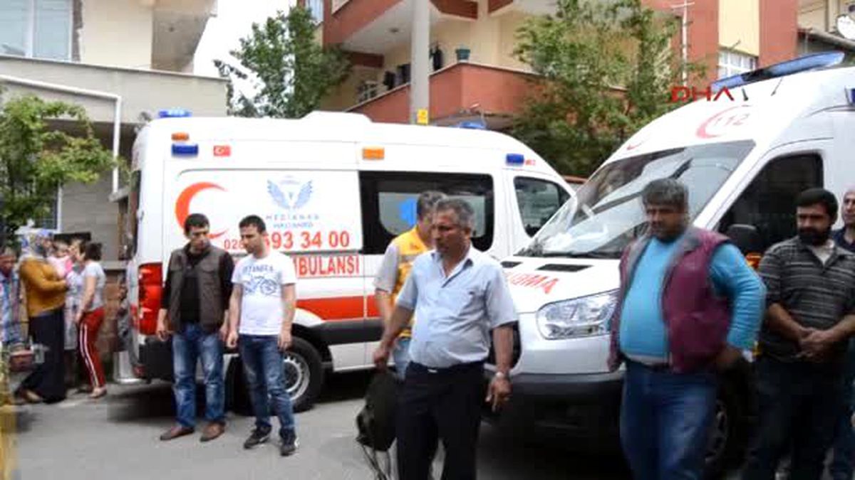 Çorlu Geri Manevra Yapan Minibüsün Altında Kaldı