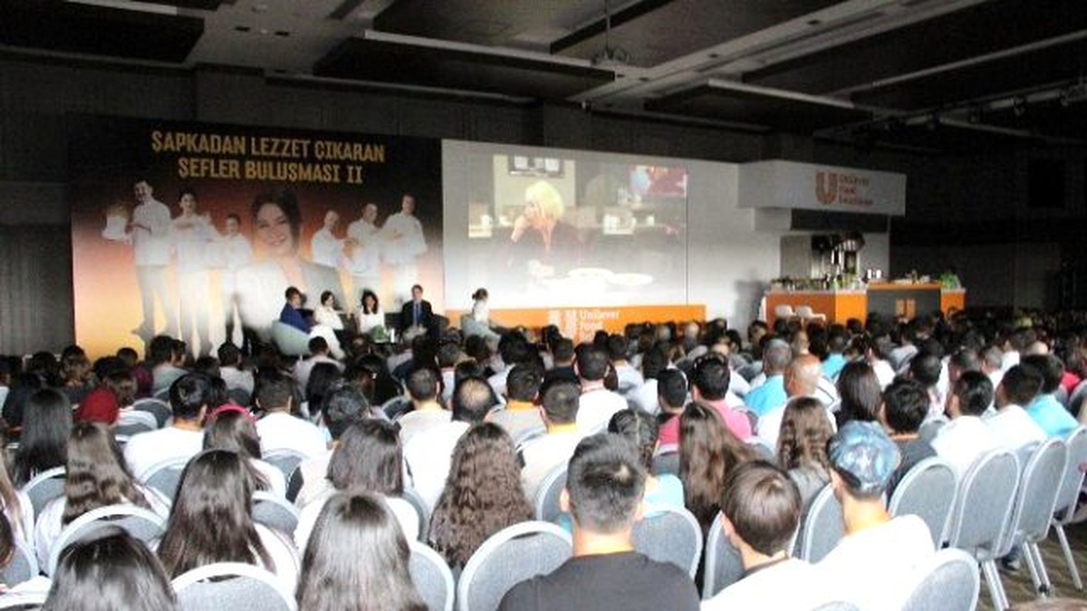 Demet Akbağ, Televizyon Ekranlarına Dönüyor