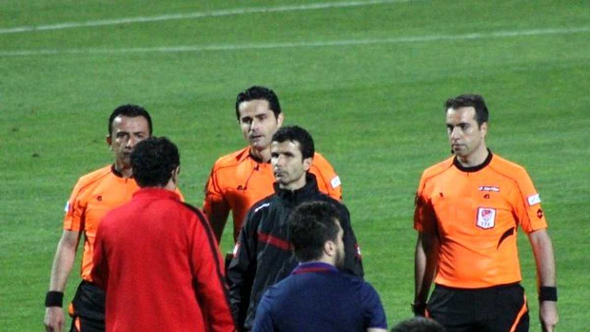 Denizlispor\'dan Hem Hakeme Hem de Karşıyaka\'ya Tepki