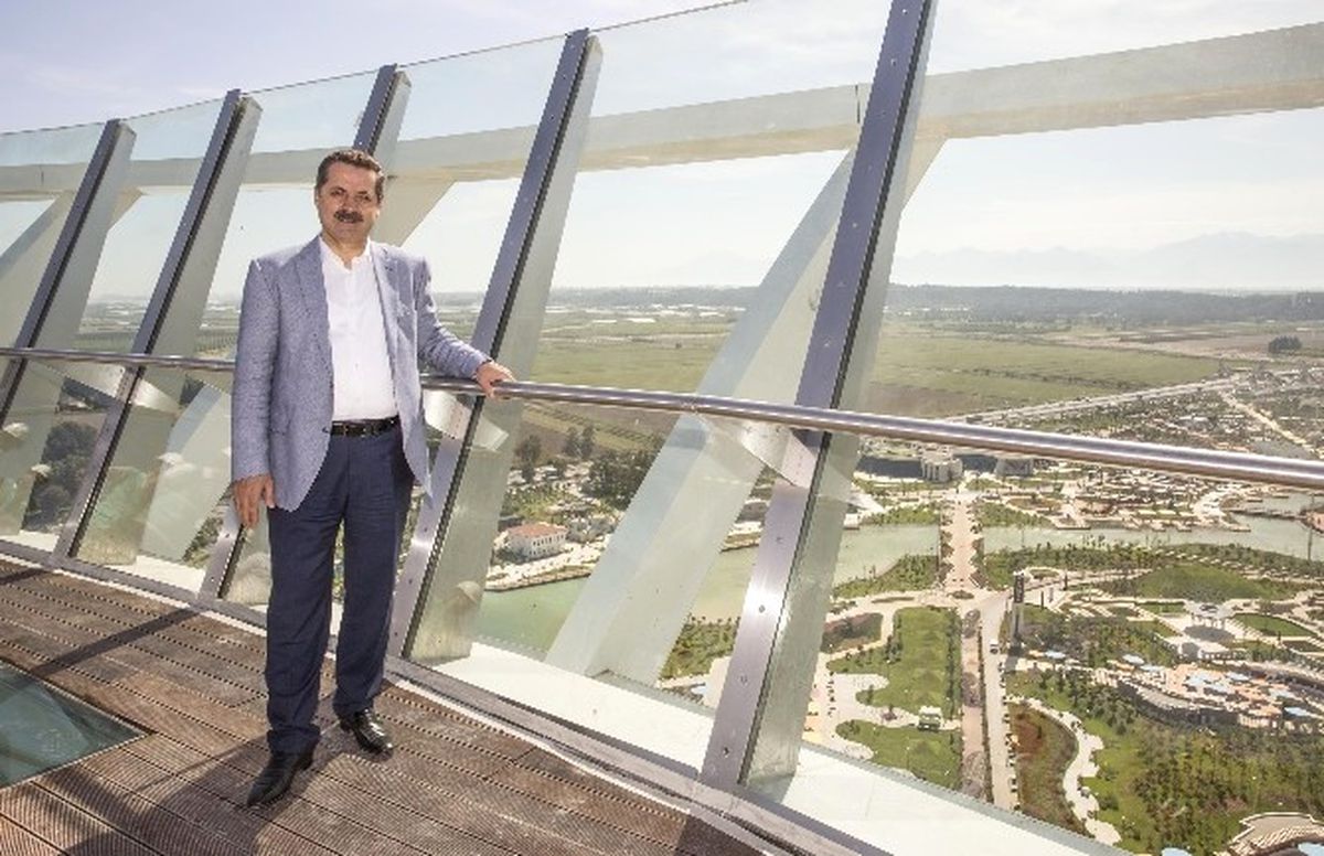 Expo Kulesi\'ne İlk Çıkan Bakan Çelik Oldu