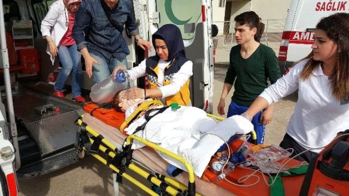 Kucağındaki Bebeği Pencereden Düştü, Kendi de Ardından Atladı