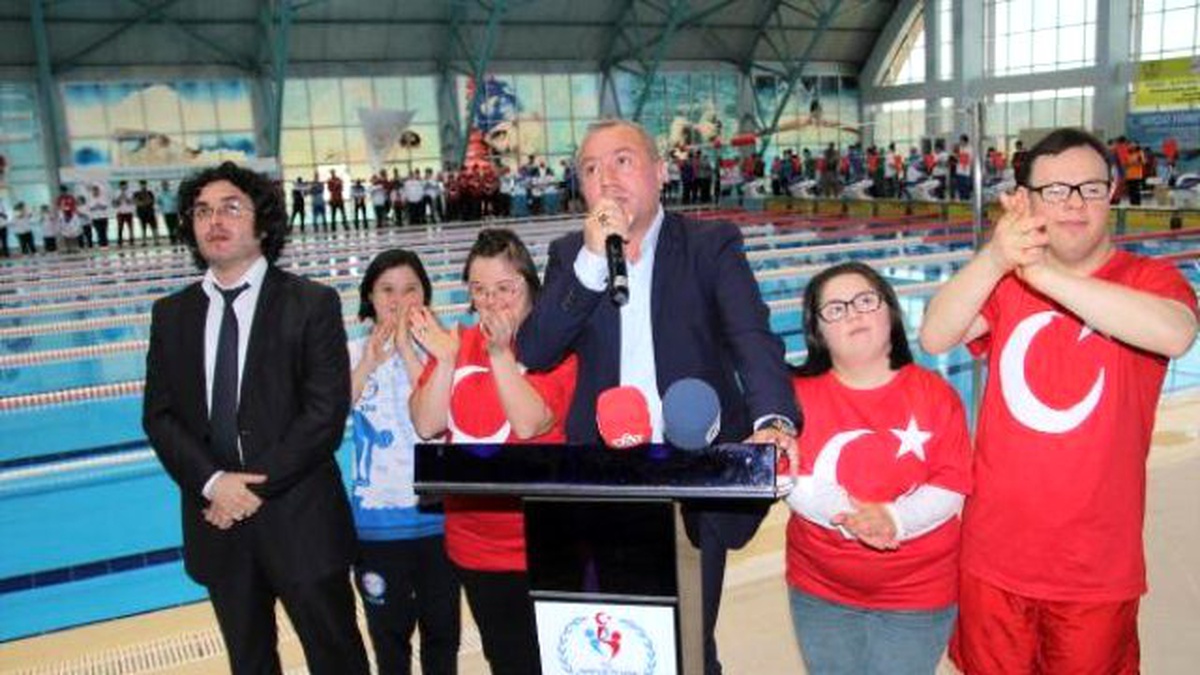 Ordu\'da Özel Sporcular Türkiye Yüzme Şampiyonası Heyecanı