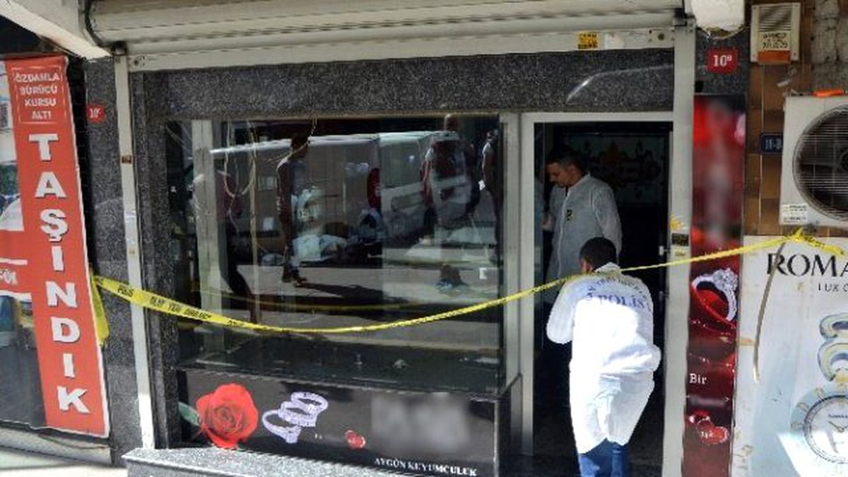 Kağıthane'de Yarım Milyonluk Kuyumcu Soygunu