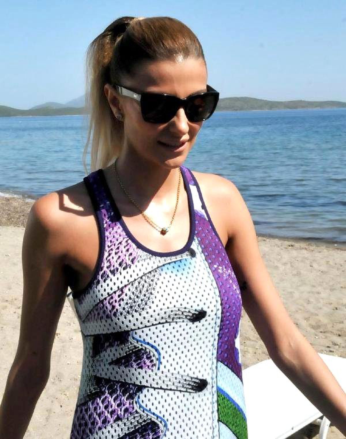 Özge Ulusoy \'Mutlu ve Huzurlu\'