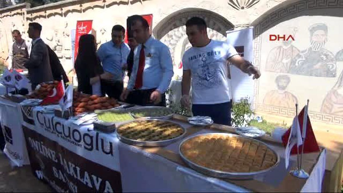 Şanlıurfa\'da Yöresel Yemek Ziyafeti
