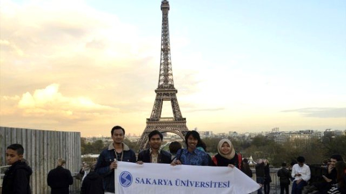 Saü\'lü Öğrenciler Eurolympique Paris 2016 Yarışmasına Katıldı