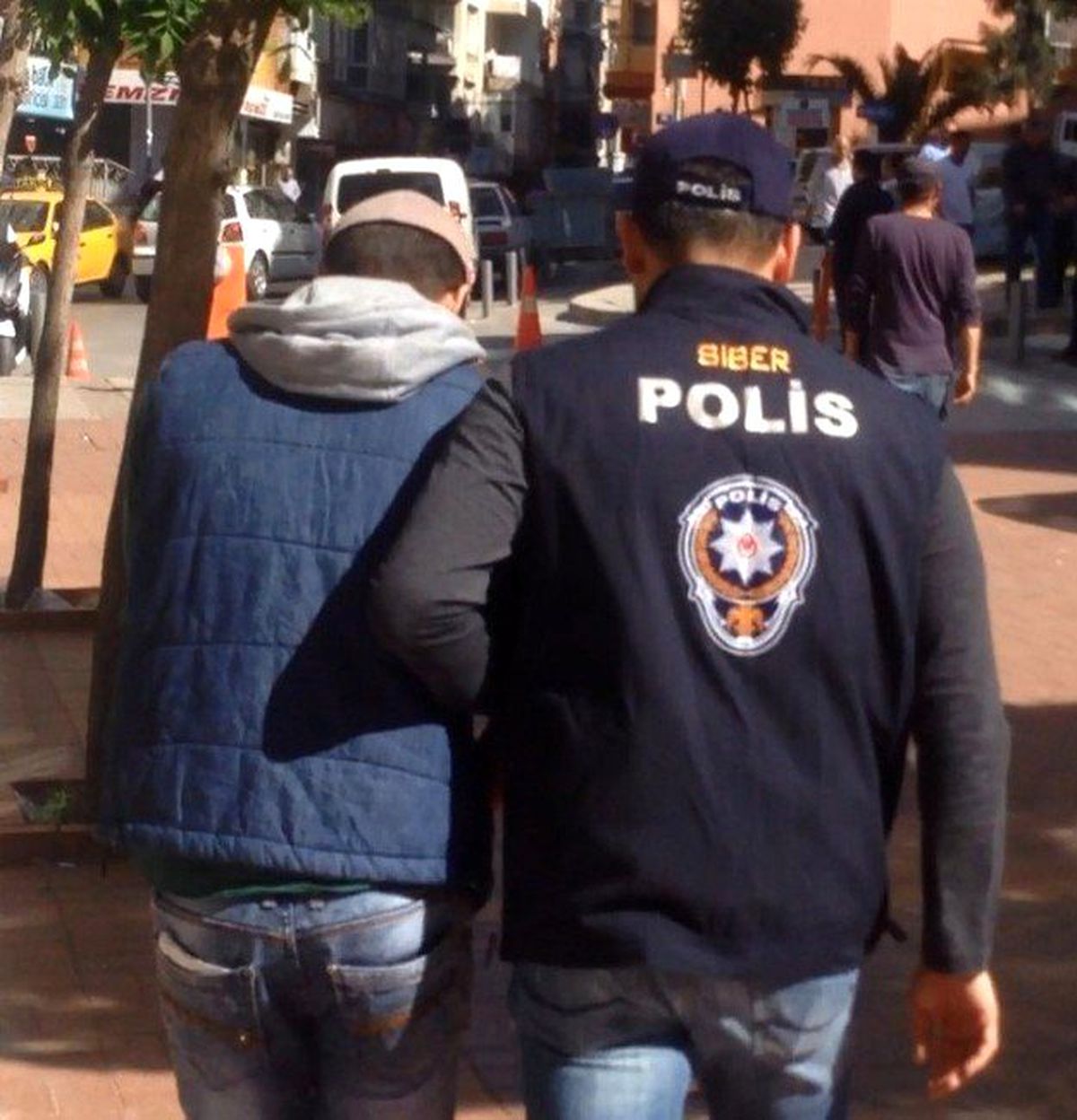 Dolandırıcı Üç Saatte 50 Banka Kartı Kopyaladı