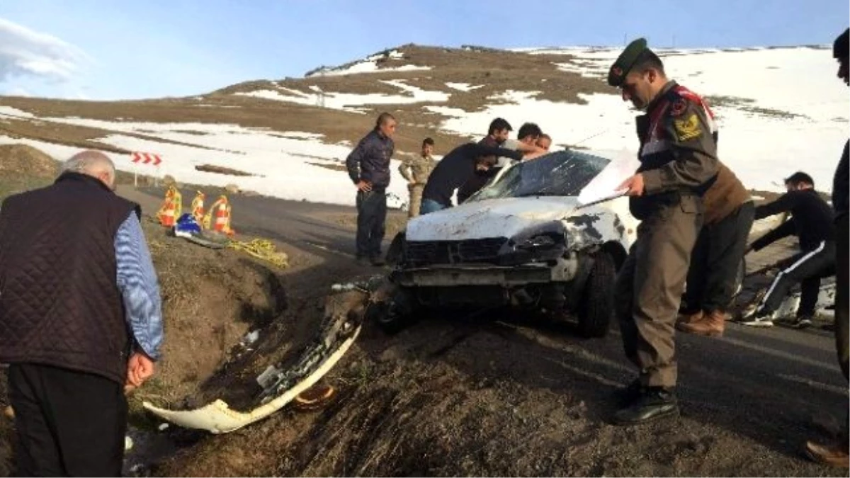 Artvin\'de Trafik Kazası: 1 Ölü, 2 Yaralı