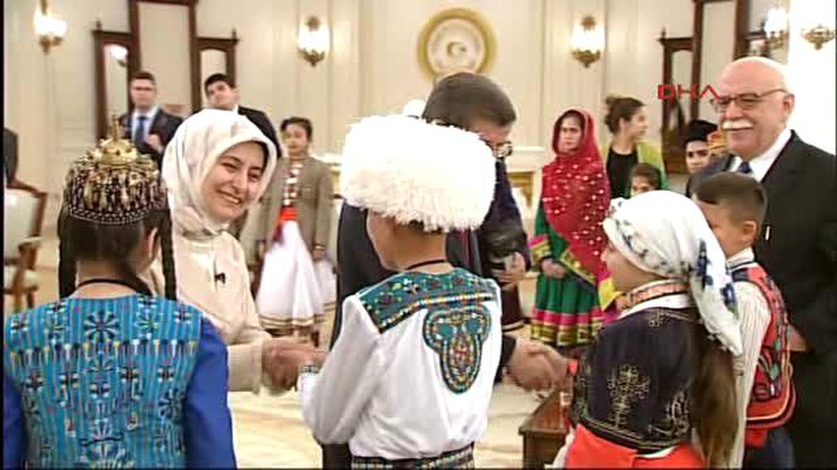 Başbakan Davutoğlu, 23 Nisan Çocuk Şenliği\'ne Katılan Çocukları Kabul Etti 2-