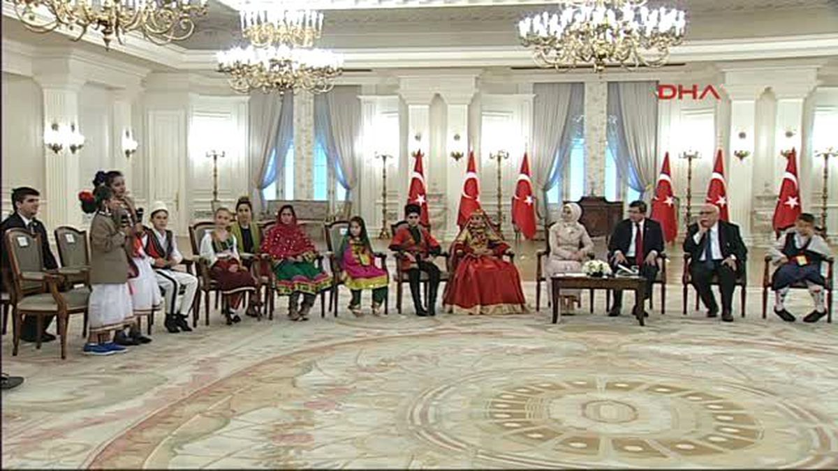 Başbakan Davutoğlu, 23 Nisan Çocuk Şenliği\'ne Katılan Çocukları Kabul Etti 4-
