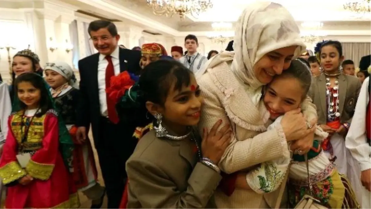 Başbakan Davutoğlu Çocukları Kabul Etti