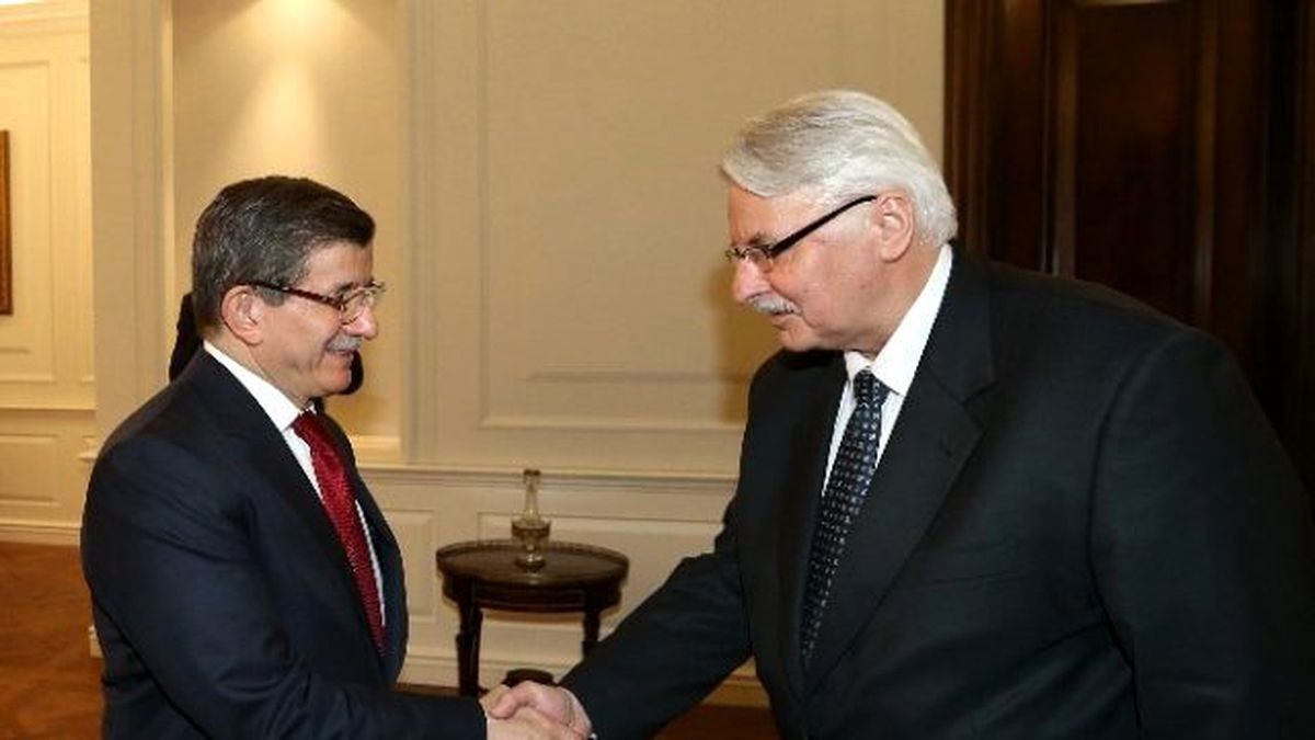 Başbakan Davutoğlu, Polonya Dışişleri Bakanı Waszczykowski ile Görüştü
