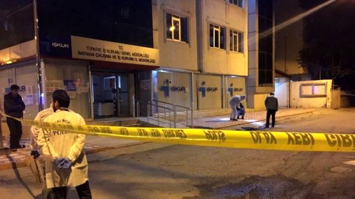 Batman\'da İşkur Binasına Bombalı Saldırı