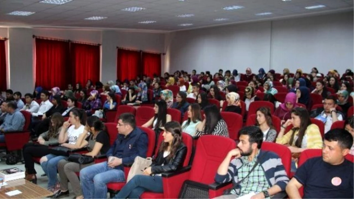 Gazeteci Yazar Süleyman Doğan, Üniversite Öğrencileri ile Buluştu
