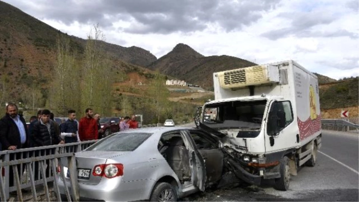 Gümüşhane\'de Trafik Kazası: 3 Yaralı