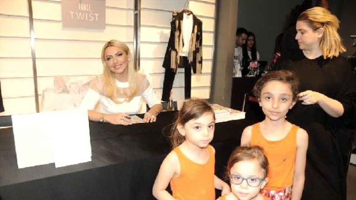 Hadise, Gaziantep\'te Hayranlarıyla Buluştu