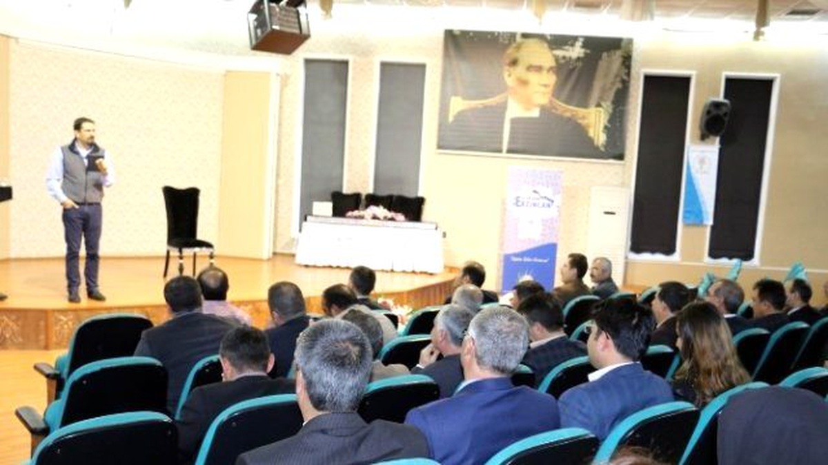 Hayata Rehber Olmak Konulu Konferans Verildi