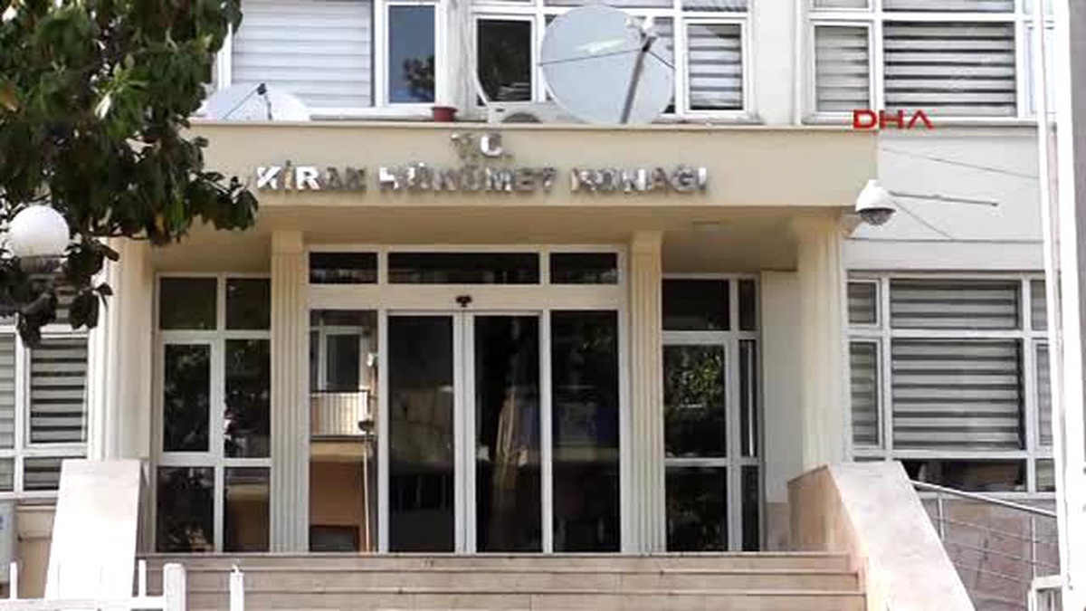 İzmir Kürdistan Yazılı Forma Kiraz\'ı Gerdi