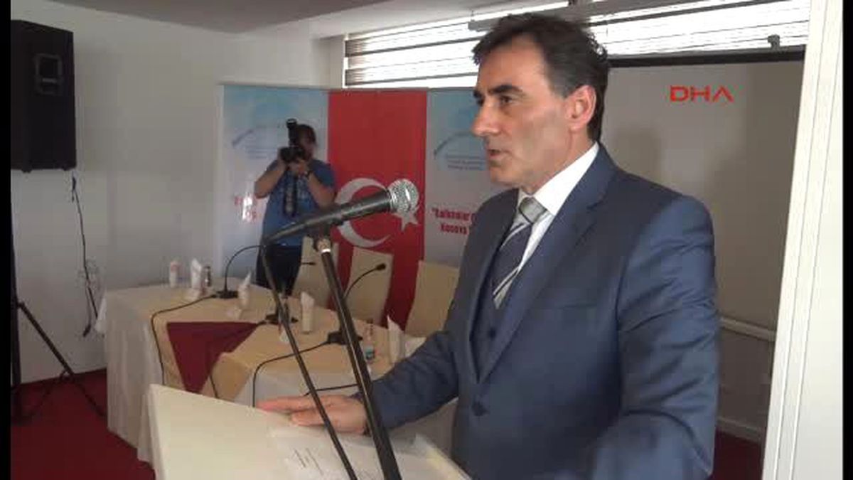 Kosova\'da Panelde Konuşan Ali Şen Arnavutları Kosova\'ya Osmanlı Getirdi