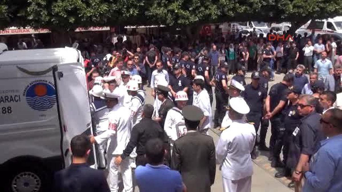 Mersin - Şırnak\'ta Şehit Olan Astsubay Murat Erdi Eker, Mersin\'de Son Yolculuğuna Uğurlandı