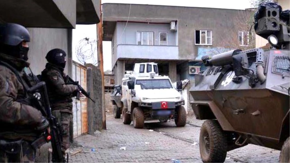 Öldürülen PKK\'lı İçin Okutulan Mevlidi Polis Bastı: 6 Gözaltı