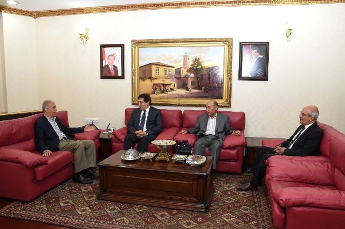 Şanlıurfa\'nın Eski Valilerinden İzzettin Küçük\'e Ziyaret