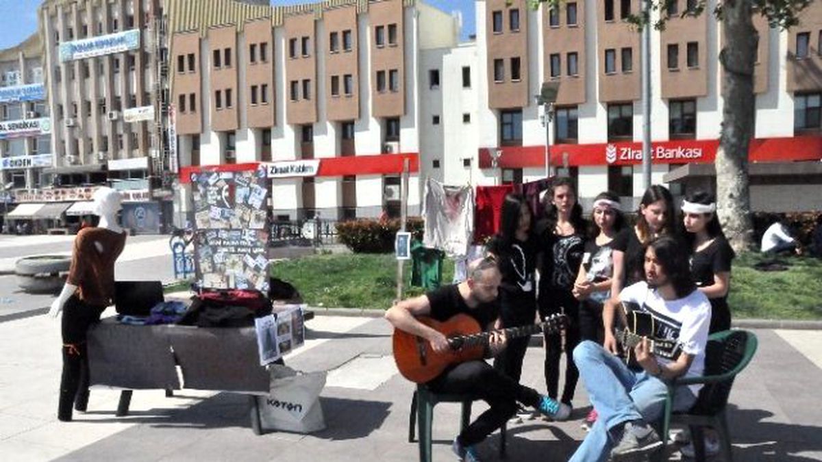 Saü\'lü Öğrencilerden Kadına Şiddeti Anlatan Etkinlik
