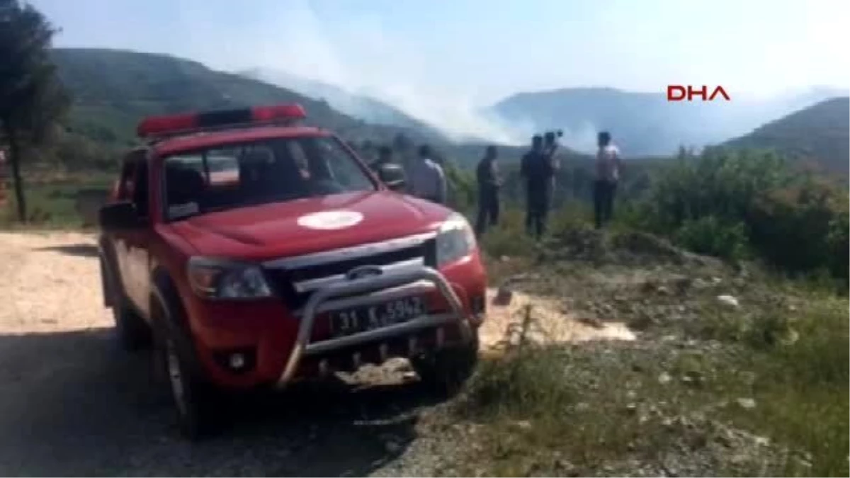 Yayladağı Türkmendağı\'ndaki Yangın Türkiye Sınırına İlerliyor
