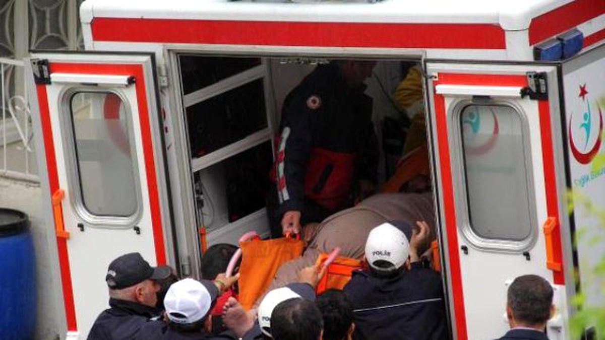 300 Kiloluk Cinsel Taciz Şüphelisi İtfaiye ve Ambulans Yardımıyla Gözaltına Alındı