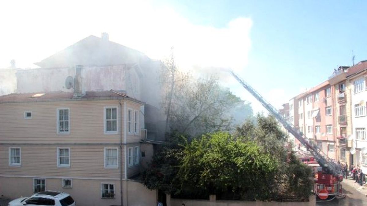 Ahşap Binada Çıkan Yangın İtfaiyeyi Alarma Geçirdi