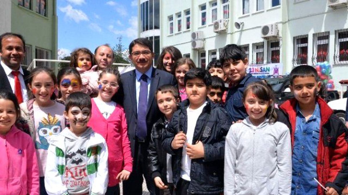 Başkan Çelik\'ten 23 Nisan Mesajı