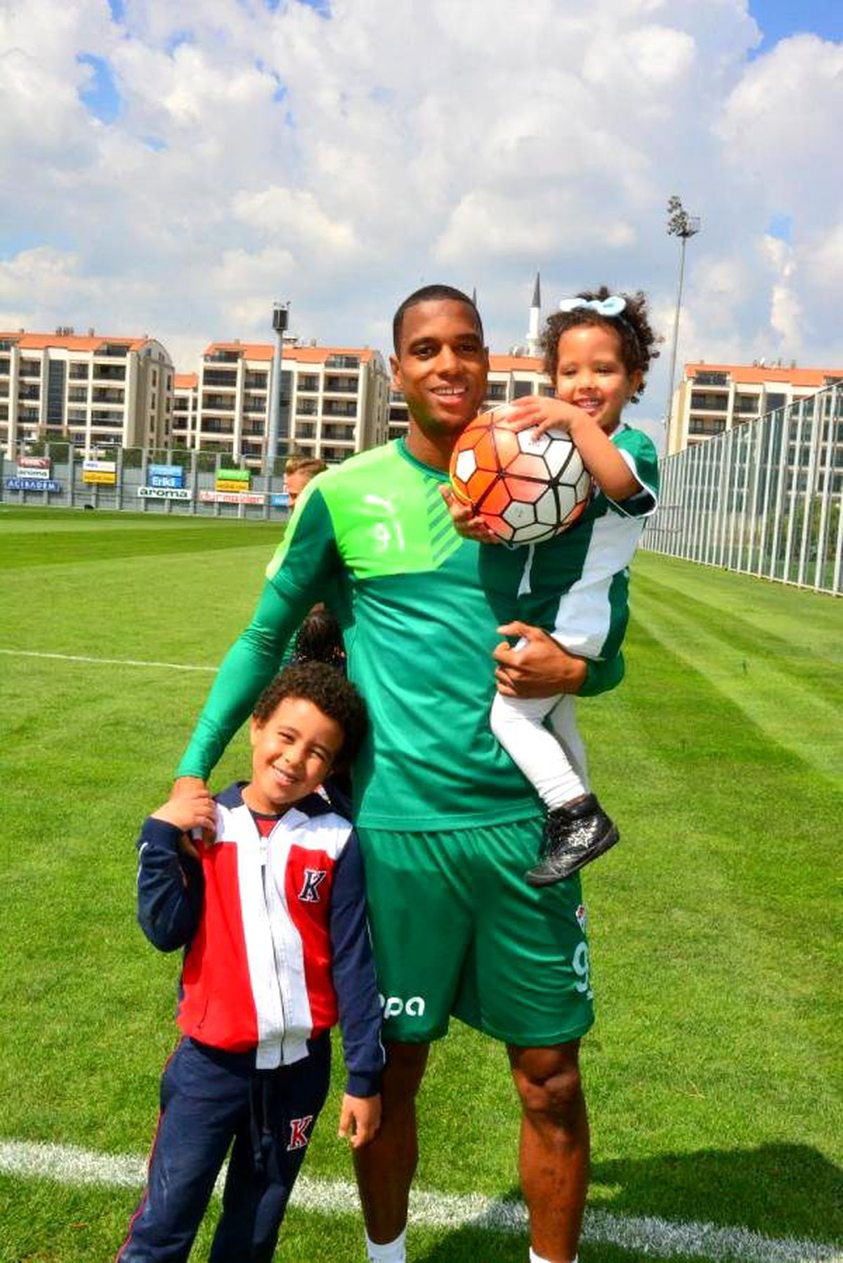 Bursaspor\'un Özlüce Tesislerinde 23 Nisan Coşkusu