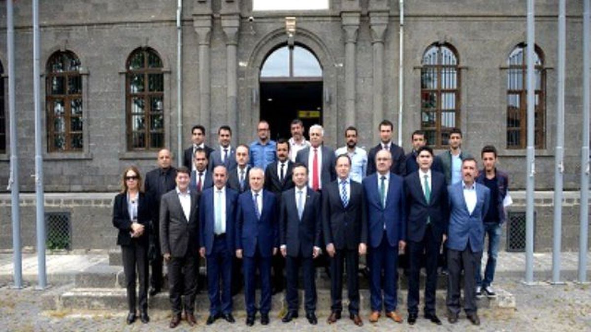 Çevre ve Şehircilik Bakan Yardımcısından Vali Aksoy\'a Ziyaret