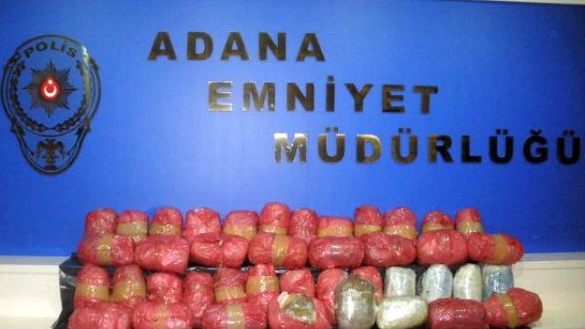 Kargo ile Gönderilen Turşu Bidonlarından 53 Kilo Esrar Çıktı