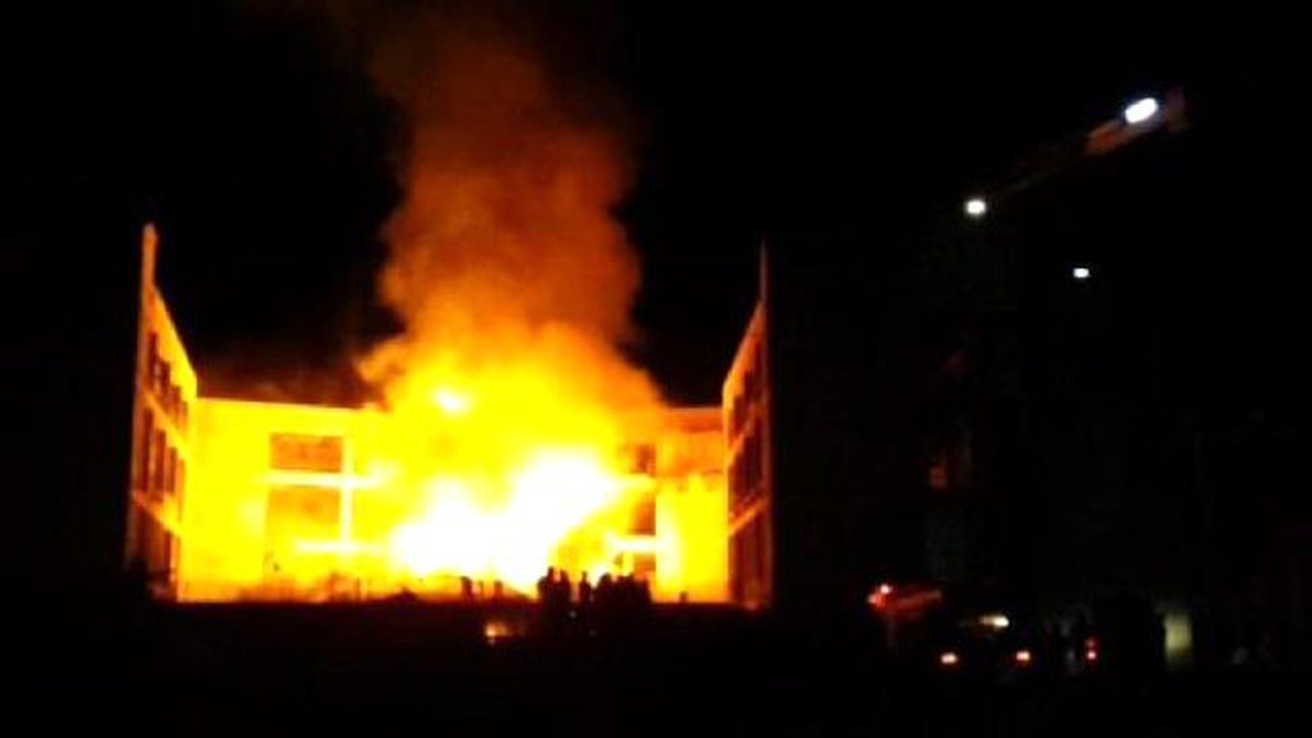 Kayseri Bölge Hastanesi İnşaatında Yangın Çıktı