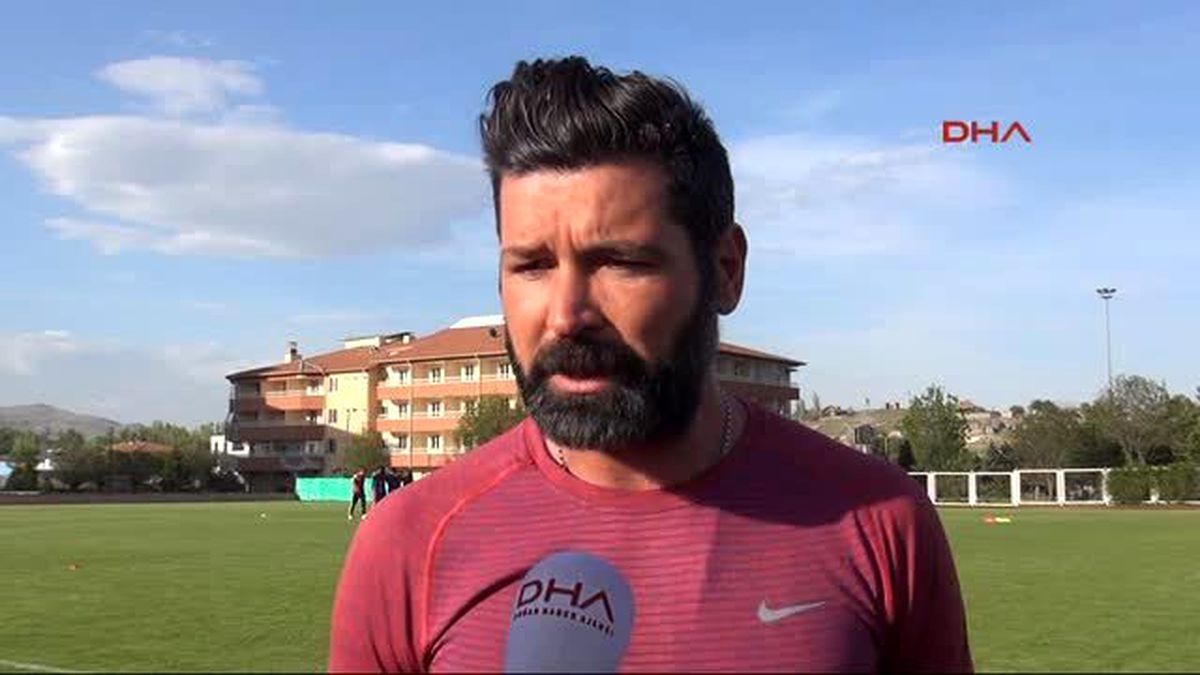 Kayserispor\'da Halaylı Antrenman