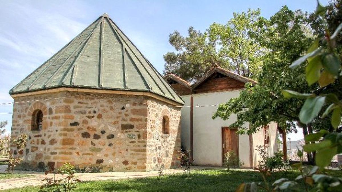 Koyunbaba Türbesinin Çevre Düzenlemesi Tamamlandı