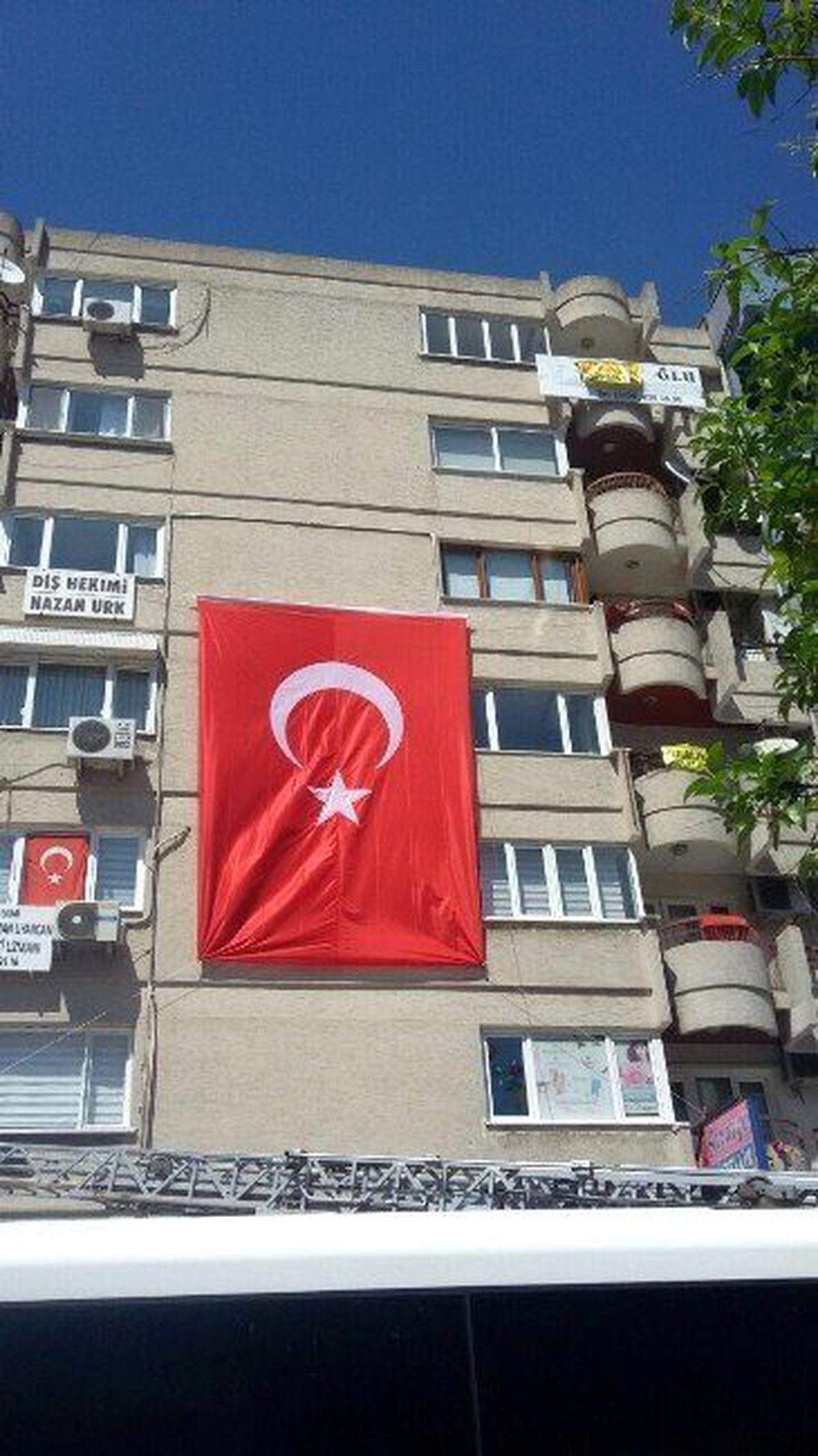 Manisa Büyükşehir'den Bayrağın Saldırıya Uğradığı İddialarına Yanıt