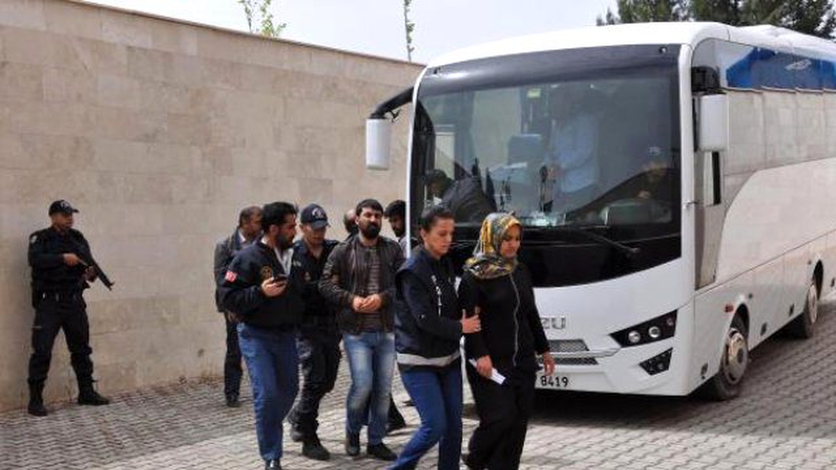 Nizip\'te PKK Operasyonu Şüphelileri Adliyeye Sevk Edildi