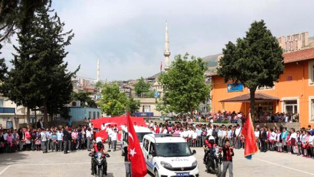 Öğrencilerden Güneydoğu\'daki Güvenlik Güçlerine Duygulandıran Mektuplar