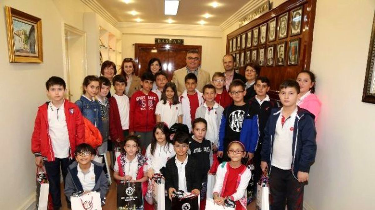 Öğrencilerden Kesimoğlu\'na Ziyaret