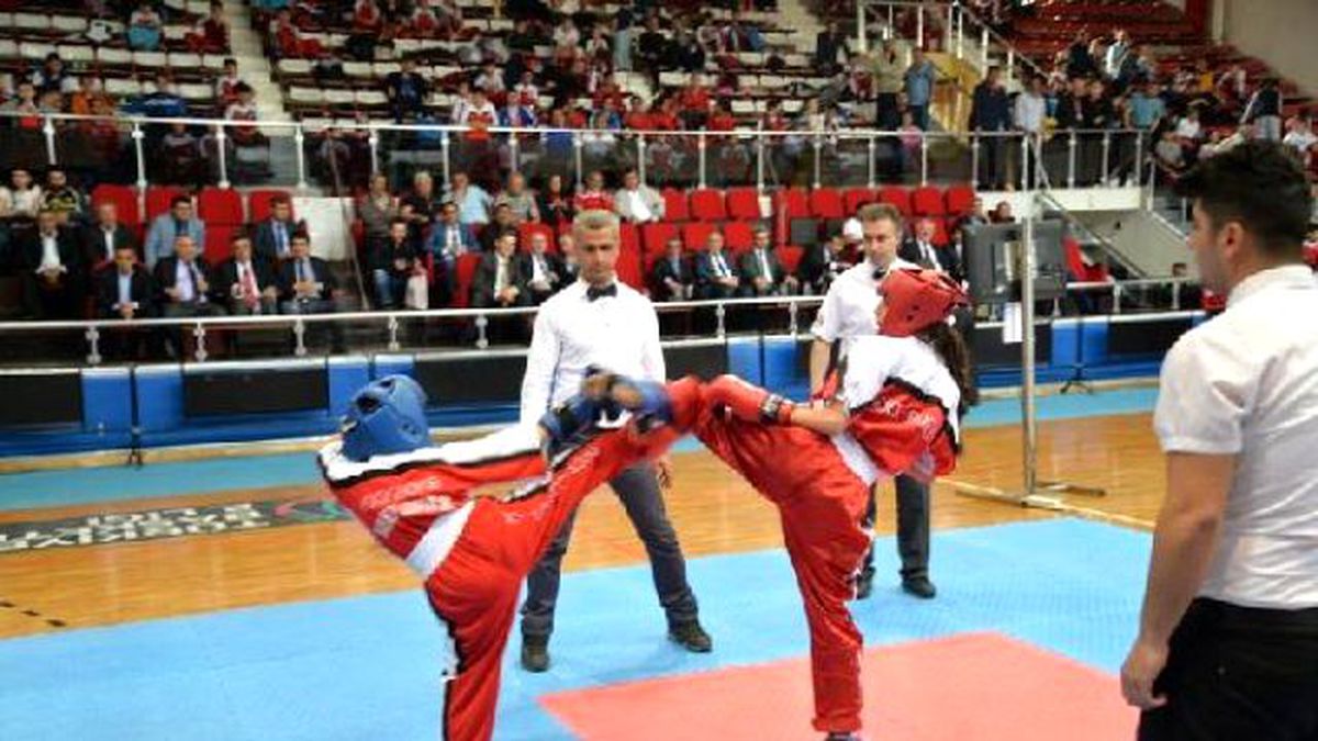 Okullararası Kick Boks Şampiyonası Bolu\'da Başladı